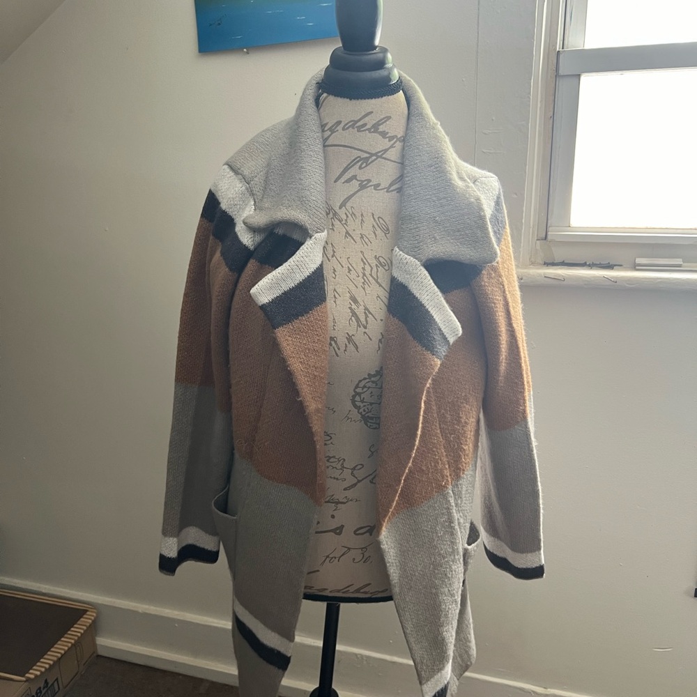 By design medium sweater never worn